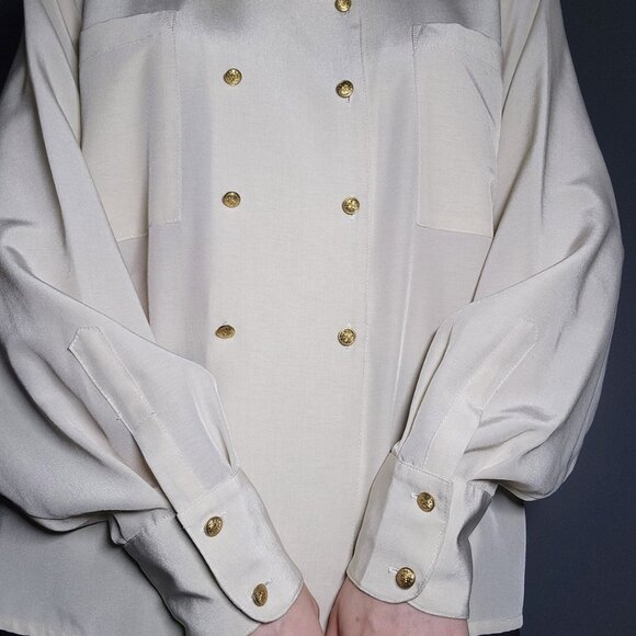 Vintage 70s pirate cream button-up shirt with pointy collar and gold buttons - Picture 10 of 16